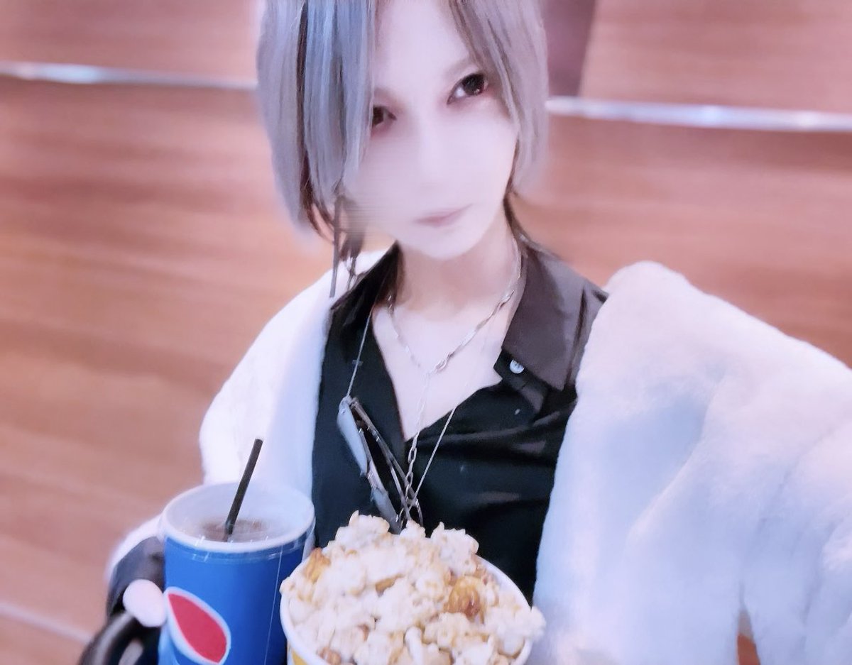 年明けてから映画館の写真しか撮ってねぇ ガチここに住んでるし引き