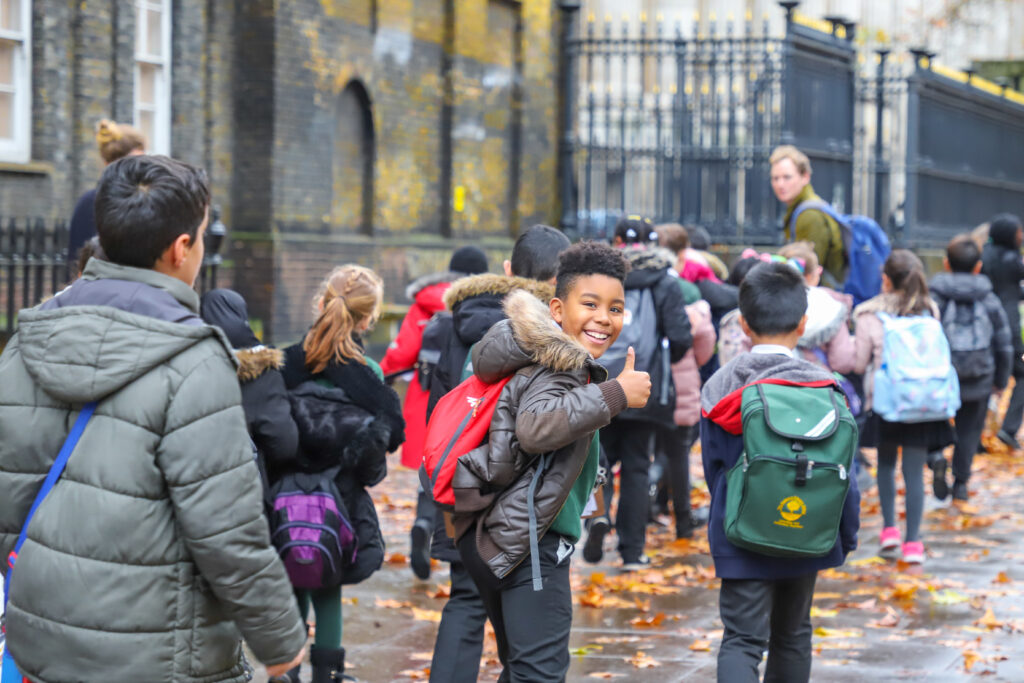 With schools starting to head back for the new term, we're reminding parents in our latest blog post of some of the seasonal illnesses that tend to peak during winter &amp; steps you can take to keep your family safe and well. 
Read more: ukhsa.blog.gov.uk/2024/01/03/a-p…
#BackToSchool #Health
