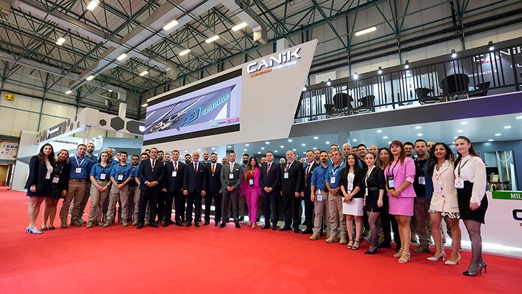 Türk silah üreticisi ihracat hedefini 12'den vurdu:
• Türk savunma sanayisi bünyesindeki hafif ve orta kalibre silah üreticileri uluslararası pazarlarda son yıllarda yakaladıkları başarıyı daha yukarıya taşıyor
• CANiK, geçen yıl ihracatını dolar bazında yüzde 75 artırdı
•