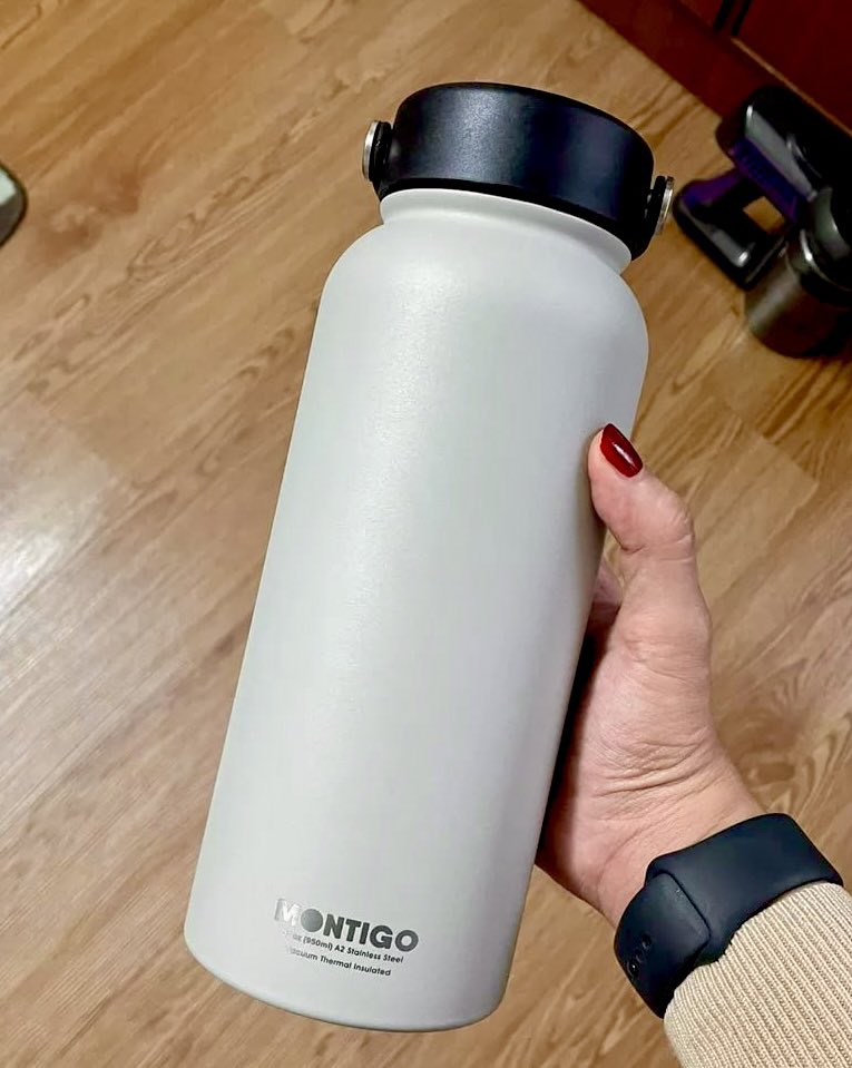 mwddaah's tweet photo. No regret at all buying this montigo tumbler 😍 Tak senang calar, ringan and no leaking. And bayangkan ais masih berketul lagi after 18 hours i buat air kopi ni?! For sure worth investment https://t.co/JE6Ckyl7w9