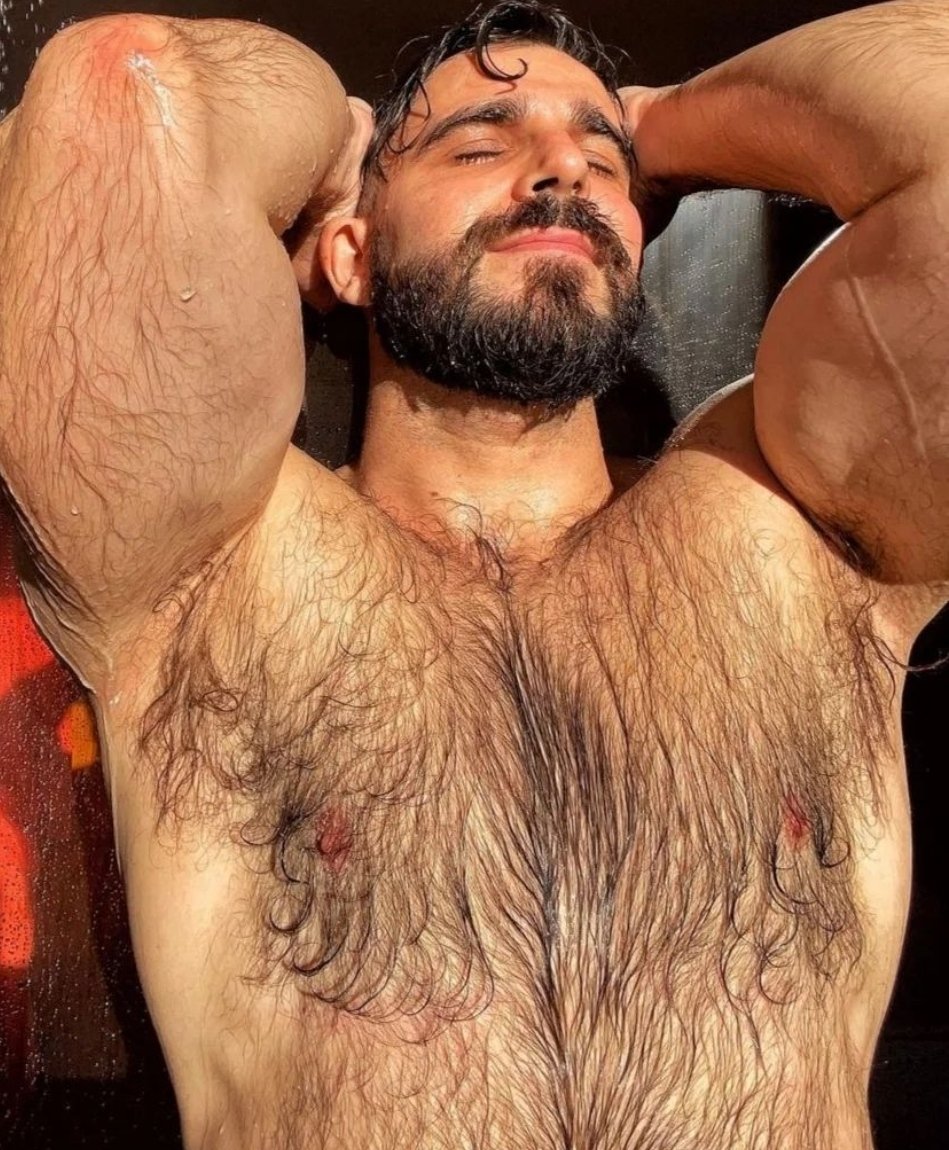 mrbriightsiidee's tweet photo. casually taking a shower after his work-out.. https://t.co/nxLPm2KtMK