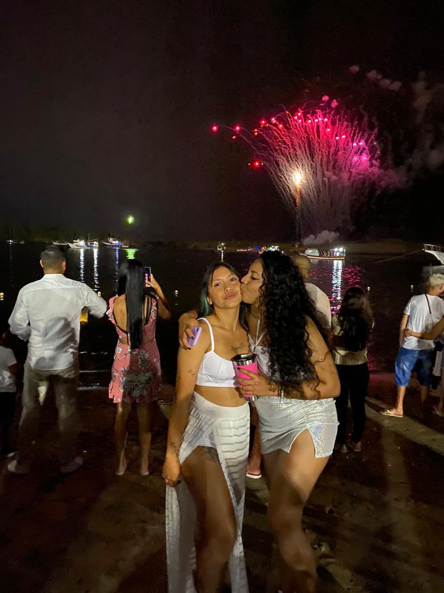 wtfgi__'s tweet photo. só pra deixar registrado aqui que eu amo demais essa mulher ❤️‍🔥 https://t.co/Q1gI9QQntW