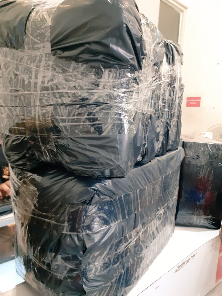 batikasrimuna's tweet photo. Mengawali tahun 2024. 🚚 https://t.co/wI3kBVcwEa