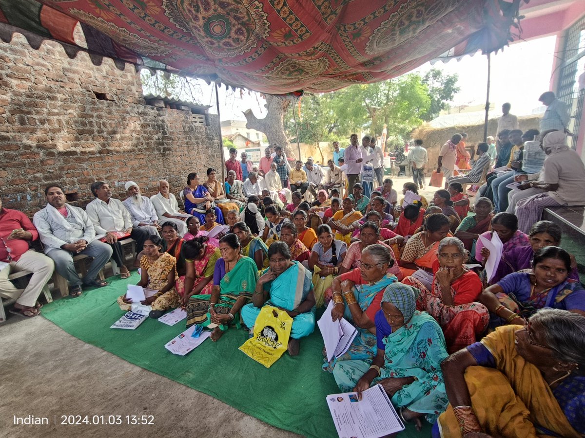 MPPSDPTURBAN's tweet photo. Praja Palana ABHAYA HASTAM Guarantee Applications Acceptance programme Grama Sabha  in Velkatur village of Siddipet URBAN Mandal @Collector_SDPT @devakidevi20 @AcSiddipet @BRSHarish @revanth_anumula @Bhatti_Mallu @PonnamLoksabha @TelanganaCMO @seethakkaMLA https://t.co/VyH4GN37sZ