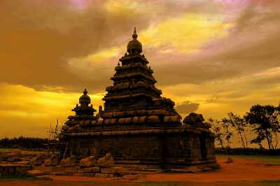This famous temple is located in which Indian city? Or give me the temple's name? #Quiz #Bharat #Temples