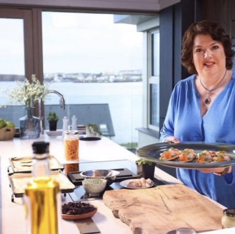lisburnccc's tweet photo. Come to our FREE Healthy Eating on a Budget event - ‘Eat Well, Spend Less’, on the evening of 23rd January 2024 with top local celebrity chef Paula McIntyre. Email Community.Services@lisburncastlereagh.gov.uk or phone 02892447713 by 12 Jan to confirm attendance. https://t.co/H8k060x7jR