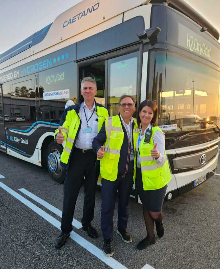 Fuelcellbus's tweet photo. #DYK the #CEEH2BusRoadShow achieved a groundbreaking milestone by facilitating the first #H2bus trial tests at @riga_airport ?!
🇱🇻 successfully hosted the tests, which featured the engagement and enthusiasm of the drivers👏 https://t.co/WT6iDwORwM