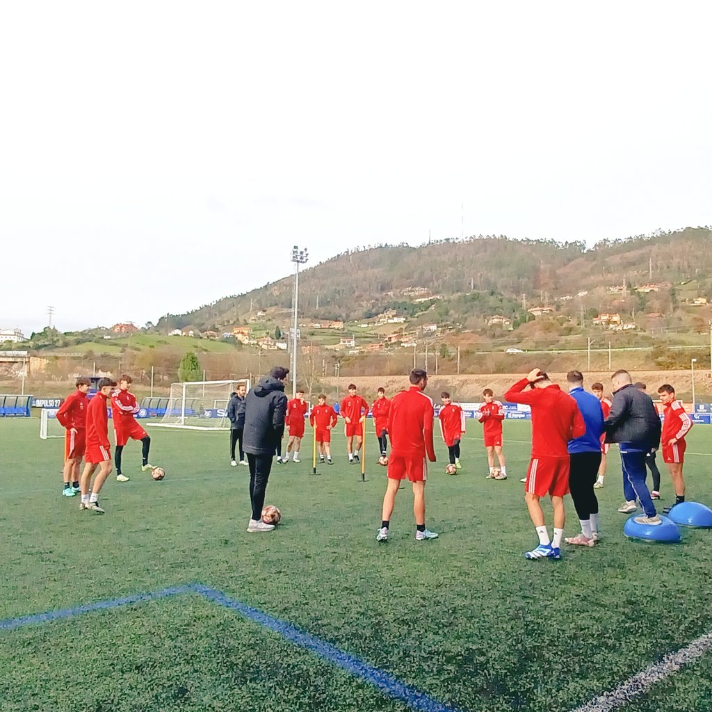 CDCovadonga's tweet photo. Comenzando el año el DH Cova
🏟Álvarez Rabanal https://t.co/I1t9VmTJlz