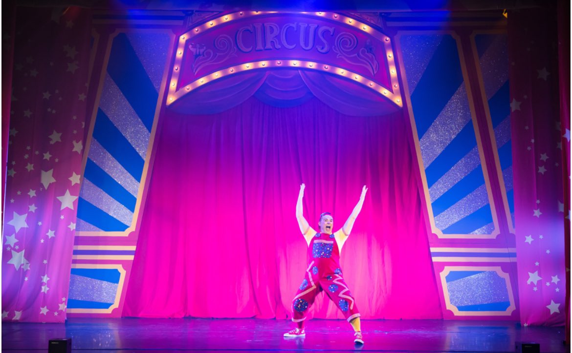 The best thing about theatre is we get to choose our “Dream Role”. For me, I just wanted to be a lead in a panto. For 8 years I understudied, danced in the back and hoped one year it would be me. It finally happened 🤡 go achieve your dreams kids! #panto #pantoday #pantomime