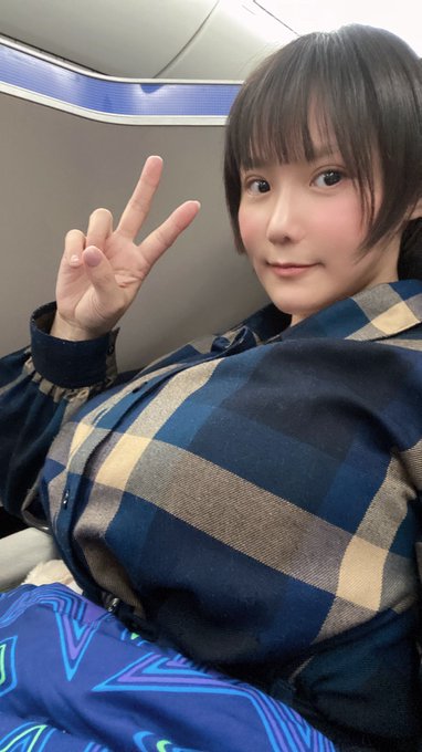 Flying to LA for Anime Los Angeles✈︎ See you there!  あけおめ♡ 今年もイベントはロサンゼルスから始めてきますー https://t.co/DEHq