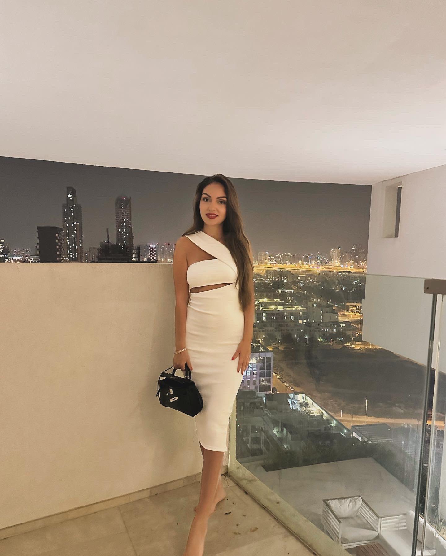 Happy new year 🤭#NewYear https://t.co/VzG1SoR0zz