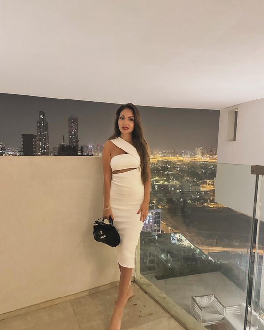 Happy new year 🤭#NewYear https://t.co/VzG1SoR0zz<a href="/tag/newyear"class="tags">#NewYear</a>