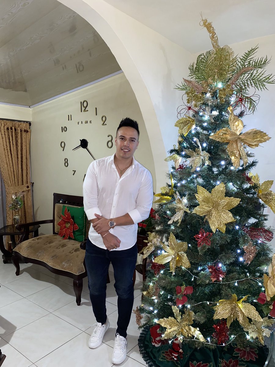 Ivan_Medina10's tweet photo. ¡Navidad en casa! 🎄🎅🏼 https://t.co/d576Anah78