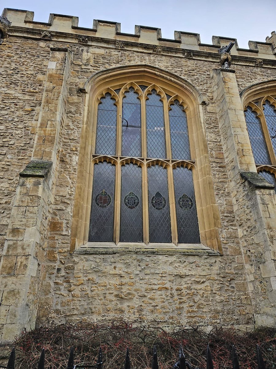 AnaMoretto4's tweet image. #WallsOnWednesday 
#WindowsOnWednesday 
#Tracery 

The University Church, #Cambridge.