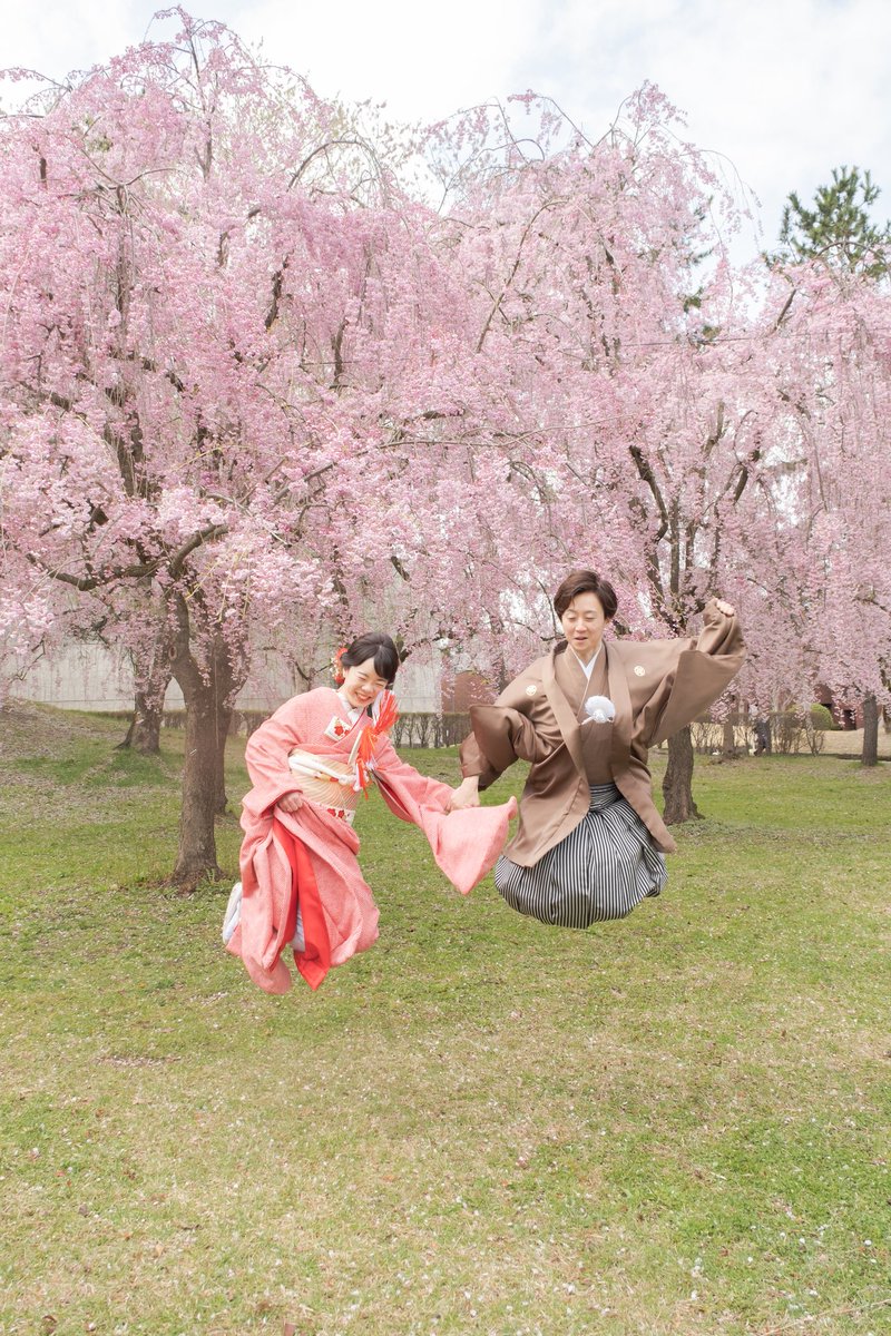 ninshtp's tweet photo. 去年は結婚式をしました。
今年はより羽ばたけるように頑張ります。
皆さんこれからもよろしくお願いします。 https://t.co/Z1bgqj8pv7