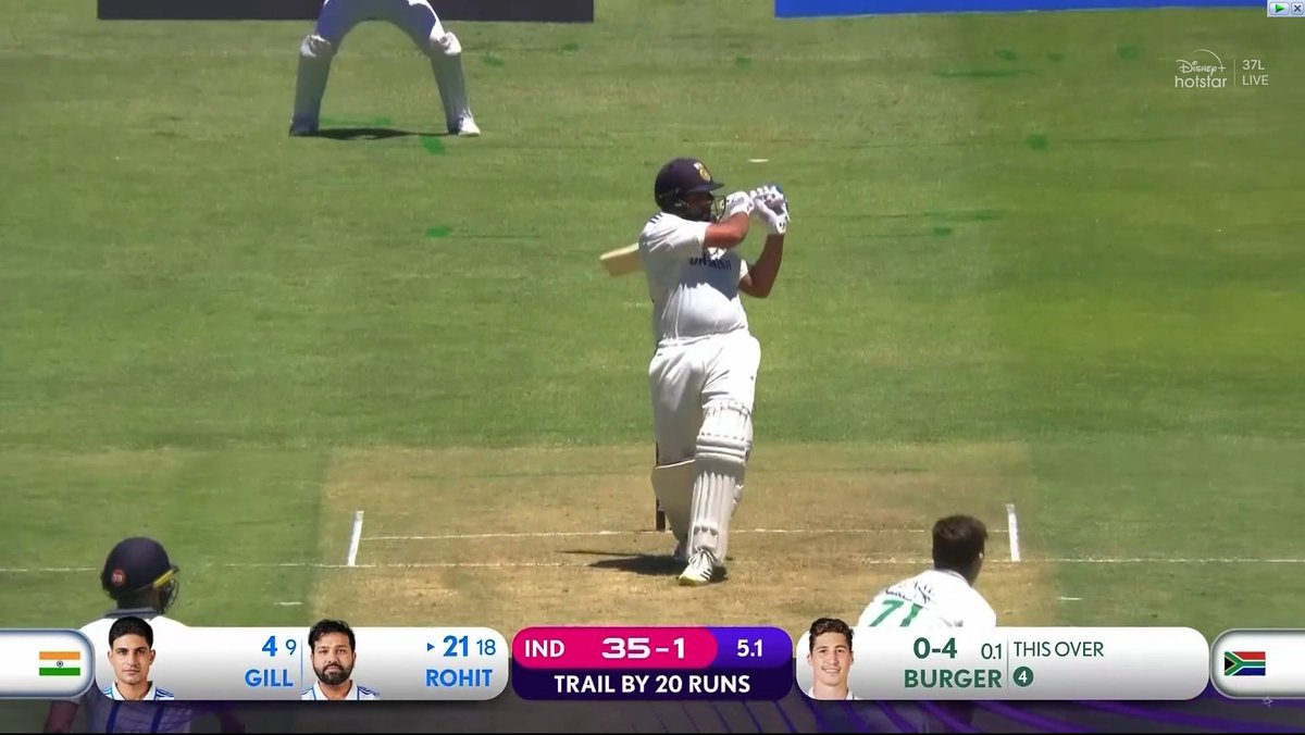 45Fan_Prathmesh's tweet photo. Rohit Sharma played a pull shot at front foot, this is probably Most difficult shot in test cricket !🔥

Captain Rohit Sharma 🔥 https://t.co/s9xRFEPhRy