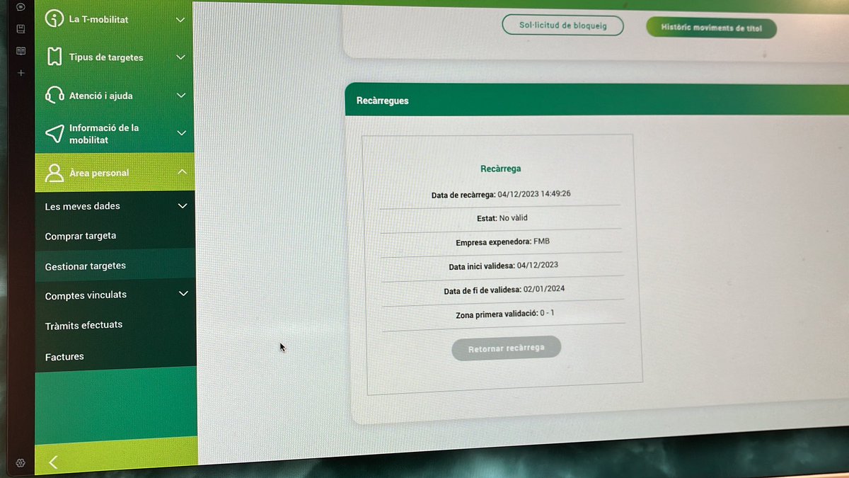 joancortes's tweet photo. Hi ha sistemes que funcionen perfectament, n'hi ha de correctes i després hi ha la web de @T_mobilitat.
Per què no es pot fer una recàrrega mai? https://t.co/ZSkIuZC6Xy