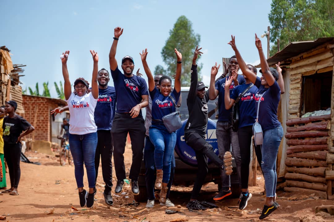 Fun after us doing charity in slums.me in black.😀😀God bless us..#coolest drip Nation..