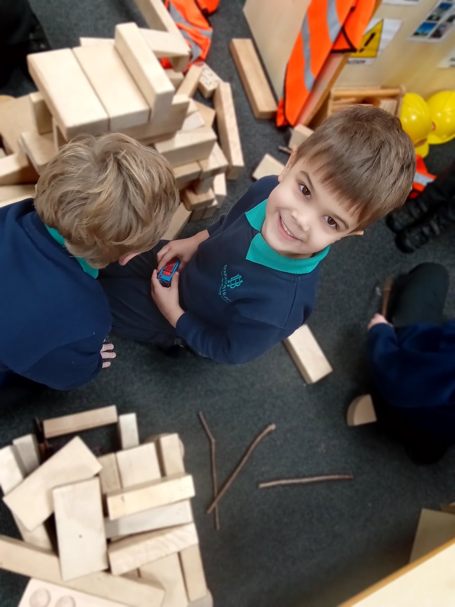 BoughtonHeath's tweet photo. We are busy in Reception at the start of a new term #lovelearning #receptionteam https://t.co/3jInK7XLnA
