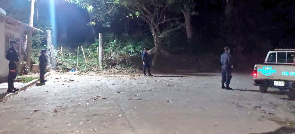 PNCSV's tweet photo. 📍San Miguel

Muchos de nuestros agentes recorren el municipio de Nueva Guadalupe, desde muy temprano, para garantizar la seguridad de la población.

#PlanControlTerritorial https://t.co/KTFyCngXLV