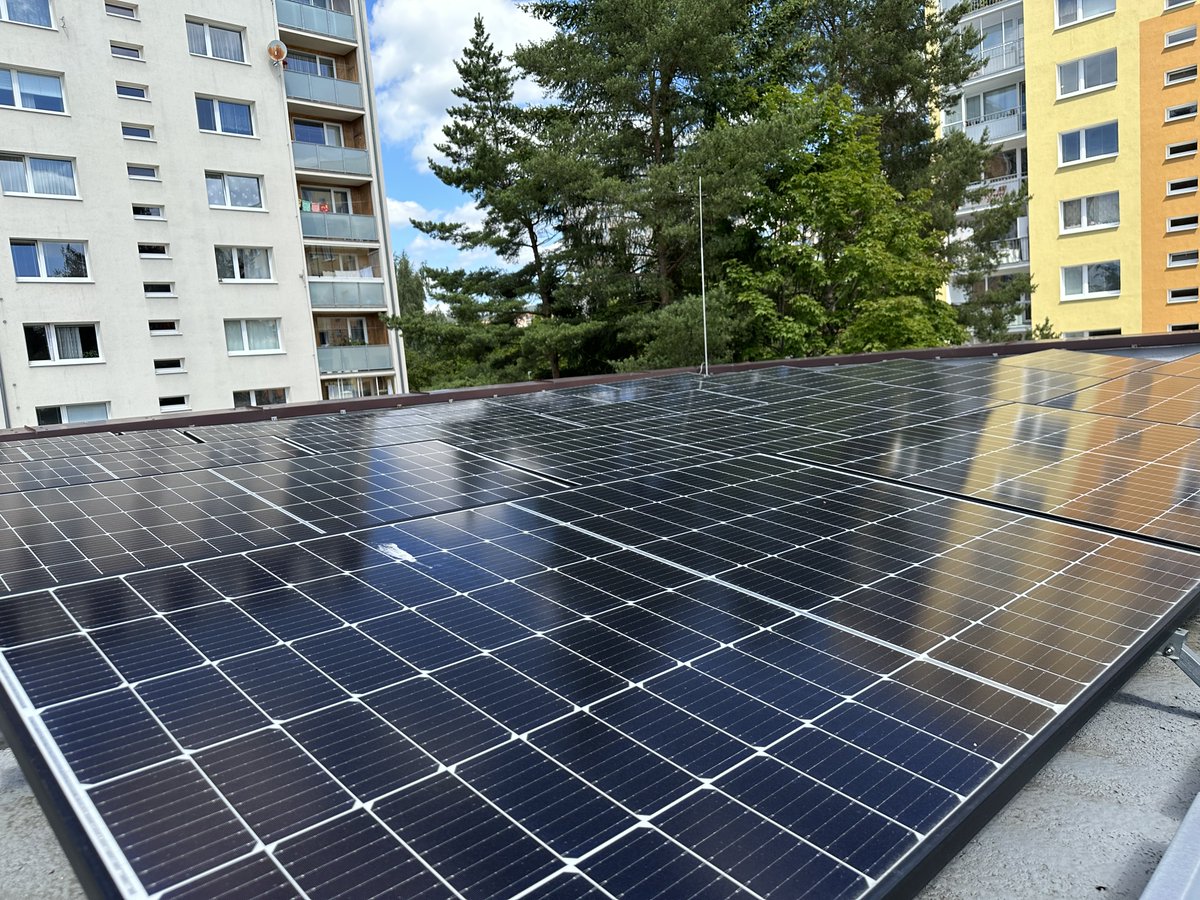 JEnergeticka's tweet photo. Zahajujeme zadávací řízení na dodavatele zakázky za 150 mil. Kč „FVE na objektech Statutárního města Jablonec nad Nisou a jím vlastněných společností“. Jedná se o dodávku a montáž FVE včetně řídicího systému. Více na profilu zadavatele. 
#energetika #fotovoltaika @Jablonec_n_N https://t.co/EyAfmCXhie