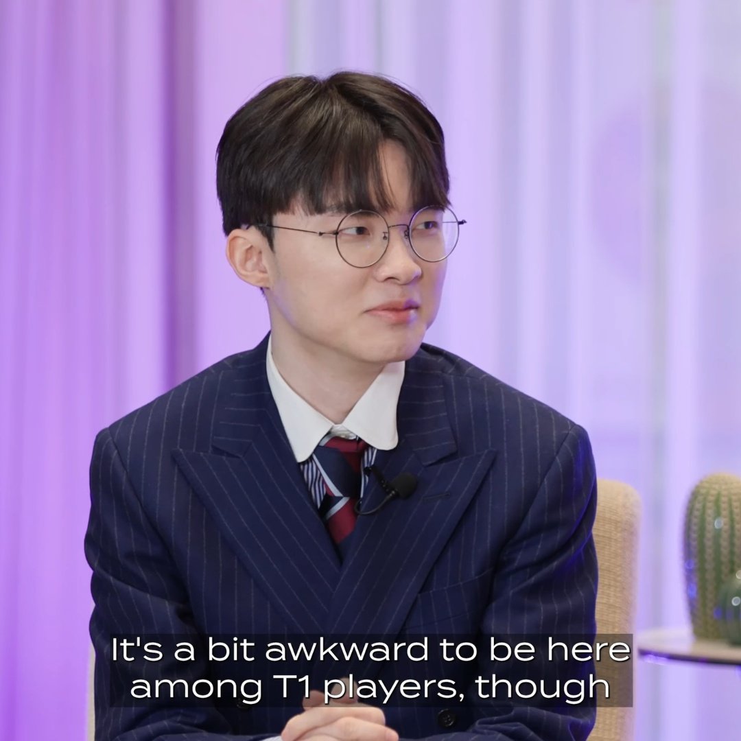 *Sigh* I'm thirsty for Deft and Faker interaction😭🫶