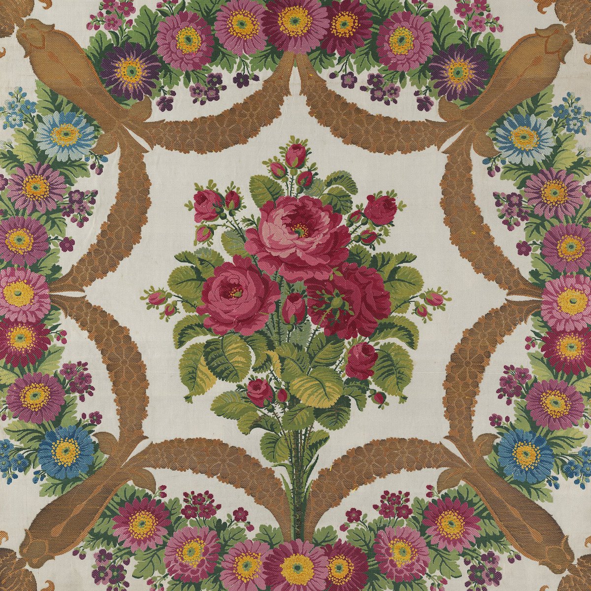 CVersailles's tweet photo. 🇫🇷  Programme 2024 des expositions du château de Versailles. 
Soieries impériales pour Versailles - 19 mars 
Eva Jospin Versailles - 18 juin 
Cheval en majesté au cœur d’une civilisation - 2 juillet
Le château de Versailles &amp; la Cité interdite - 1er avril https://t.co/f3wEer5JII