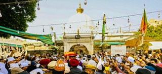 FinancialXpress's tweet photo. On the first day of the year — January 1, 2024, the revered spiritual head of Radha Soami Satsang Beas Babaji Gurinder Singh Dhillon Ji, undertook a spiritual journey to Ajmer Dargah Darbar Sharif.
#sacredunity #ajmerdargah #unity
https://t.co/A8s2Rw4qIs https://t.co/kI8obliFqj