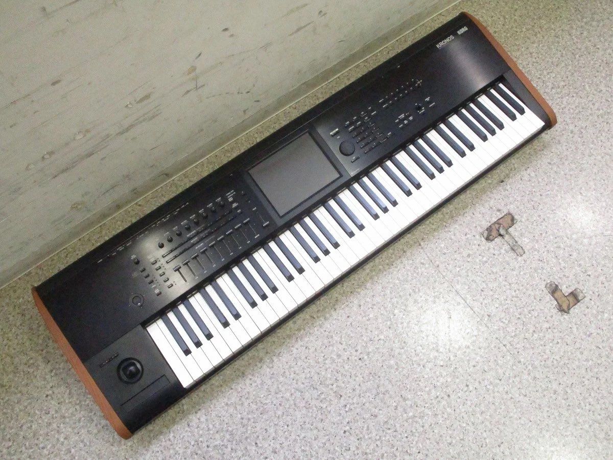 ishibashi_yoko's tweet photo. イシバシ楽器横浜店 #キーボードマート です。
年末に、KRONOS2 61Keys Titanium 、KRONOS2 73Keys、KRONOS2 88Keys の中古が立て続けに入荷しました。
偶然にしては出来過ぎ。しかも、初代KRONOSまでも入荷。
商品ページはコチラから⬇️
https://t.co/oFPKfd7hpq
#コルグ
#KRONOS2 https://t.co/quFaZyFQUK