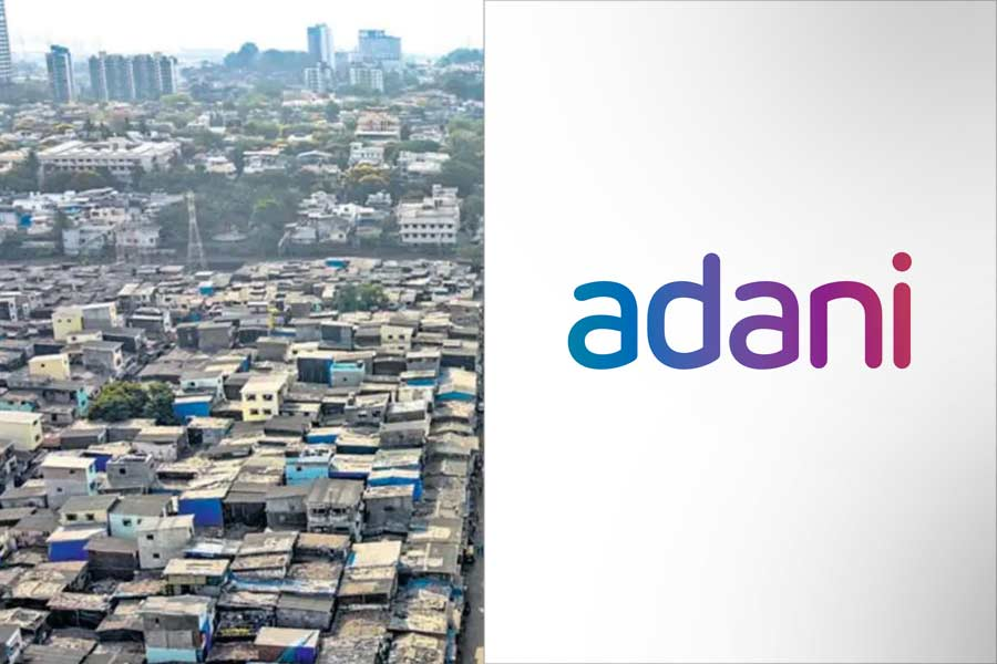 jago_indiajago's tweet image. #Dharavi : अडाणी समूह मुंबई की धारावी झुग्गी बस्ती की पुनर्विकास परियोजना के लिए आंतरिक स्रोतों और विशेष रूप से गठित इकाई (SPV) में हिस्सेदारी बिक्री के जरिये वित्त जुटाने की योजना बना रहा है- सूत्र
धारावी एशिया की सबसे बड़ी झोपड़पट्टी है
#DharaviRedevelopmentproject #AdaniGroup