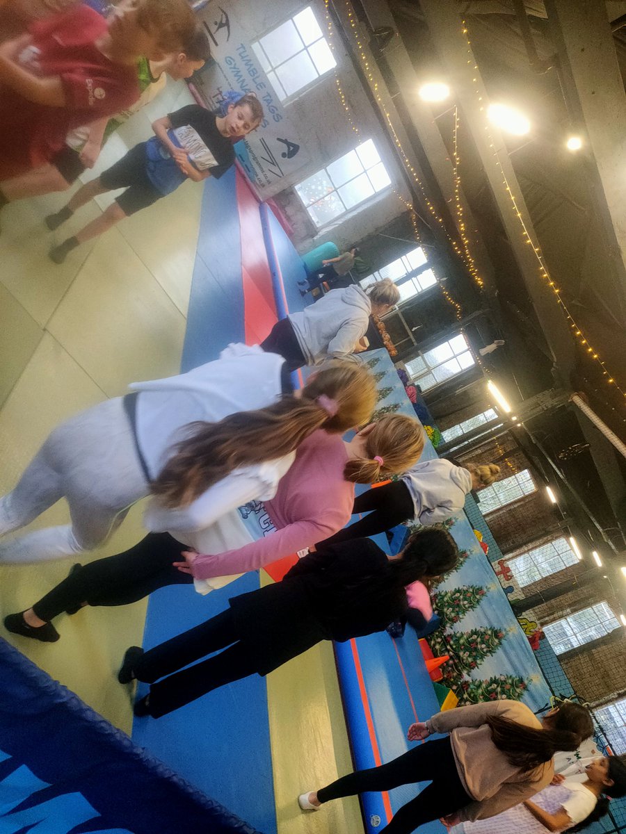 tagsprogramme's tweet photo. Thanks to @HAFCalderdale &amp; @CalderdaleFound for your visit this morning.
Hope you enjoyed our #cheerleading #gymnastics &amp; #football 
@educationgovuk #todmorden #halifax #calderdale https://t.co/oGSW9auchx