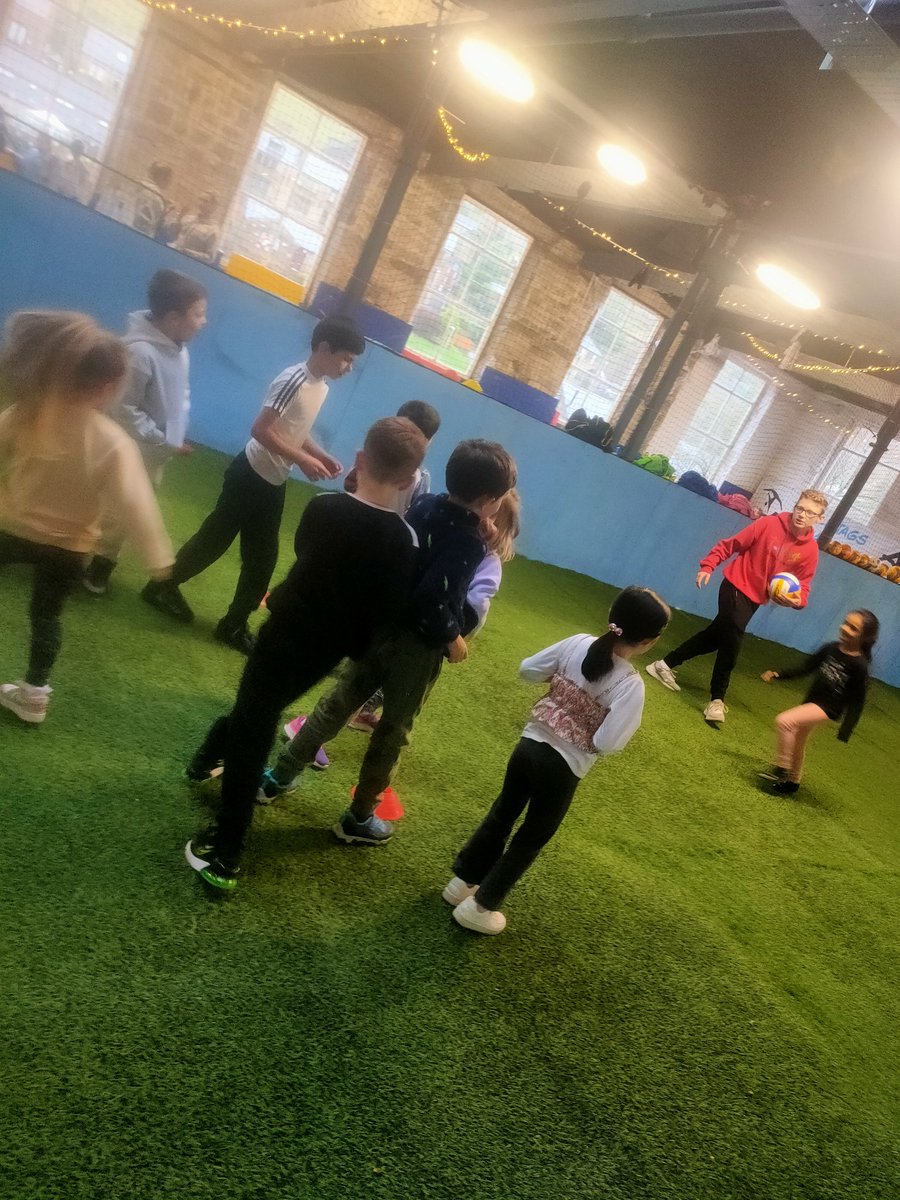 tagsprogramme's tweet photo. Thanks to @HAFCalderdale &amp; @CalderdaleFound for your visit this morning.
Hope you enjoyed our #cheerleading #gymnastics &amp; #football 
@educationgovuk #todmorden #halifax #calderdale https://t.co/oGSW9auchx