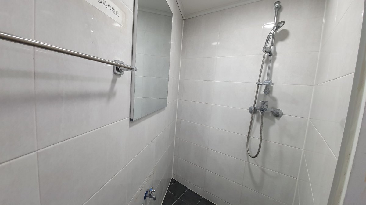 DodoreHouse's tweet photo. Female's only share house. 
Seoul SINCHON. 
5 minutes to Yonsei University. 
5 minutes to SINCHON Subway Station. 
Room available on the 23rd of February. 
Deposit 1,000,000KRW 
Rent 450,000KRW 
Management fee 50,000KRW ~80,000KRW https://t.co/kJvuylf0Lf