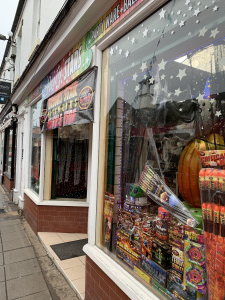 BM_BrokersUK's tweet photo. #FancyDress & #PartyShop For Sale in #Wellington , #WestMidlands
The business has been in the town for over 24 years, & owned by the current owners for over 13 years.
Offering all party essentials from Costumes, Make-Up, Wigs, Party Goods, Balloons etc.
https://t.co/8dQD2UREDz https://t.co/GdGM54Lwvk