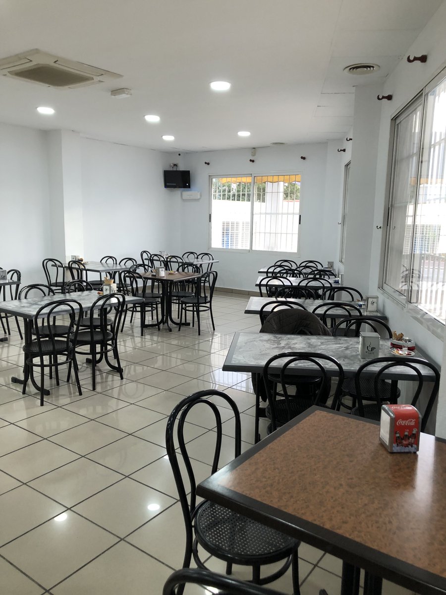 FacePetroleum's tweet photo. Recuerda descansar y parar cada 2h al volante.  

Y también recuerda que puedes disfrutar de los cafés y la comida de nuestra cafetería.  

Y ya de paso, pues repones ⛽️  

¡Vamos juntos por un 2024 lleno de buenos viajes!💫 https://t.co/h41t1kJGgT