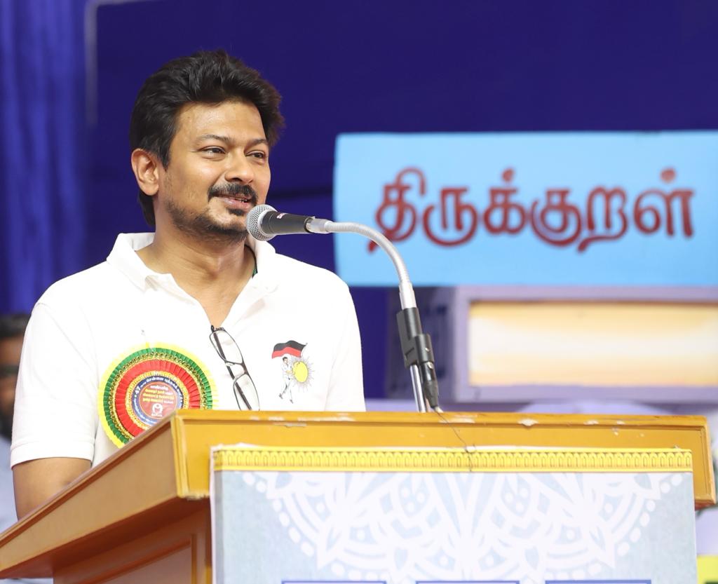 Udhaystalin's tweet photo. 47-ஆவது சென்னை புத்தகக் காட்சியை நந்தனம் YMCA உடற்பயிற்சிக் கல்லூரி வளாகத்தில் இன்று தொடங்கி வைத்தோம்.

மாண்புமிகு தமிழ்நாடு முதலமைச்சர் அவர்களின் வாழ்த்துச் செய்தியை எடுத்துரைத்து, தென்னிந்திய புத்தக விற்பனையாளர் & பதிப்பாளர் சங்கம் (BAPASI) சார்பில் ‘முத்தமிழறிஞர் கலைஞர் பொற்கிழி’ விருது மற்றும் தலா ரூ.1 லட்சத்தை 6 சிறந்த படைப்பாளிகளுக்கு வழங்கி வாழ்த்தினோம். 

மேலும், #BAPASI சார்பில் சிறந்த பதிப்பாளர்கள் எழுத்தாளர்களுக்கு விருதுகளை வழங்கி கெளரவித்தோம். @dmk_youthwing சார்பில் தொடங்கப்பட்டுள்ள @muthamilarignar பதிப்பகத்தின் சார்பில் புதிதாக வெளியிடப்பட்டுள்ள 9 நூல்கள் உட்பட லட்சக்கணக்கான நூல்களைக் கொண்ட அரங்குகள் அமைக்கப்பட்டுள்ளன.

உலகத்தமிழர்களின் அறிவுத்திருவிழாவாக நடைபெறவுள்ள சென்னை புத்தகக் காட்சி சிறக்கட்டும். புத்தக வாசிப்பு அறிவின் புதுப்புது கதவுகளை திறக்கட்டும்! #ChennaiBookFair2024