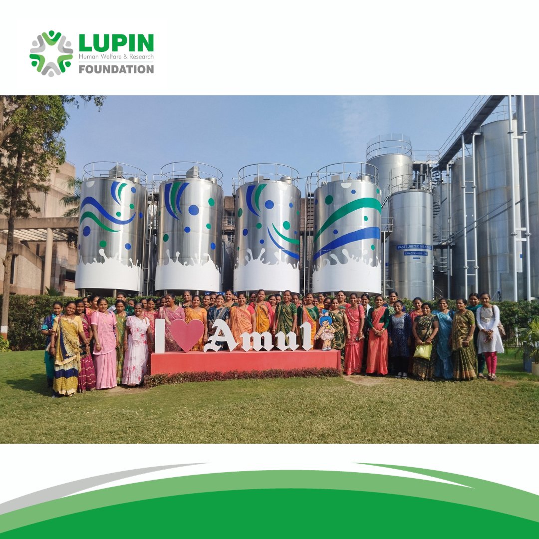 LupinCSR's tweet photo. 🌟𝐖𝐨𝐦𝐞𝐧 𝐅𝐚𝐫𝐦𝐞𝐫𝐬 𝐄𝐦𝐛𝐚𝐫𝐤 𝐨𝐧 𝐀𝐠𝐫𝐢𝐜𝐮𝐥𝐭𝐮𝐫𝐚𝐥 𝐀𝐝𝐯𝐞𝐧𝐭𝐮𝐫𝐞🌾
55 women from 5 SHGs, supported by @LupinCSR recently ventured into the realms of Anand Agricultural University, Anand, and @Amul_Coop Dairy in Dabhasa, Gujarat.🚀 https://t.co/zPC9c1Gtme