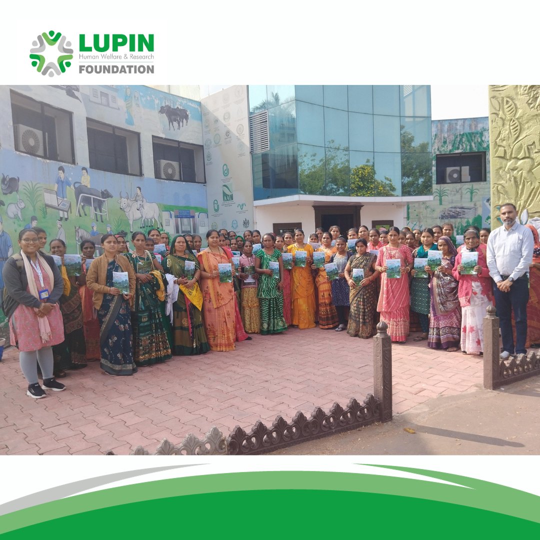 LupinCSR's tweet photo. 🌟𝐖𝐨𝐦𝐞𝐧 𝐅𝐚𝐫𝐦𝐞𝐫𝐬 𝐄𝐦𝐛𝐚𝐫𝐤 𝐨𝐧 𝐀𝐠𝐫𝐢𝐜𝐮𝐥𝐭𝐮𝐫𝐚𝐥 𝐀𝐝𝐯𝐞𝐧𝐭𝐮𝐫𝐞🌾
55 women from 5 SHGs, supported by @LupinCSR recently ventured into the realms of Anand Agricultural University, Anand, and @Amul_Coop Dairy in Dabhasa, Gujarat.🚀 https://t.co/zPC9c1Gtme