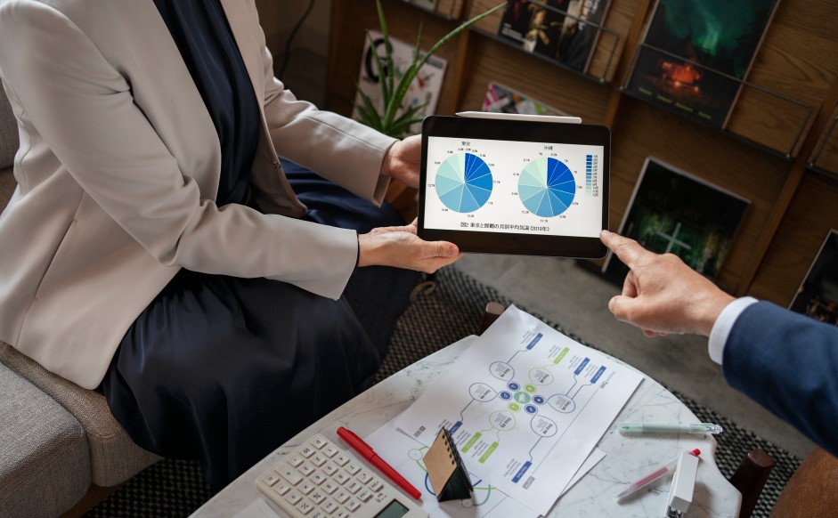 KaleGauri39029's tweet image. Retailers examine customer data regarding past purchases, preferences, and other factors in order to understand the products that customers find compelling.

quadrant-solutions.com/market-researc…

#RetailForecasting #InventoryOptimization #DemandPrediction #DataAnalytics #MachineLearning