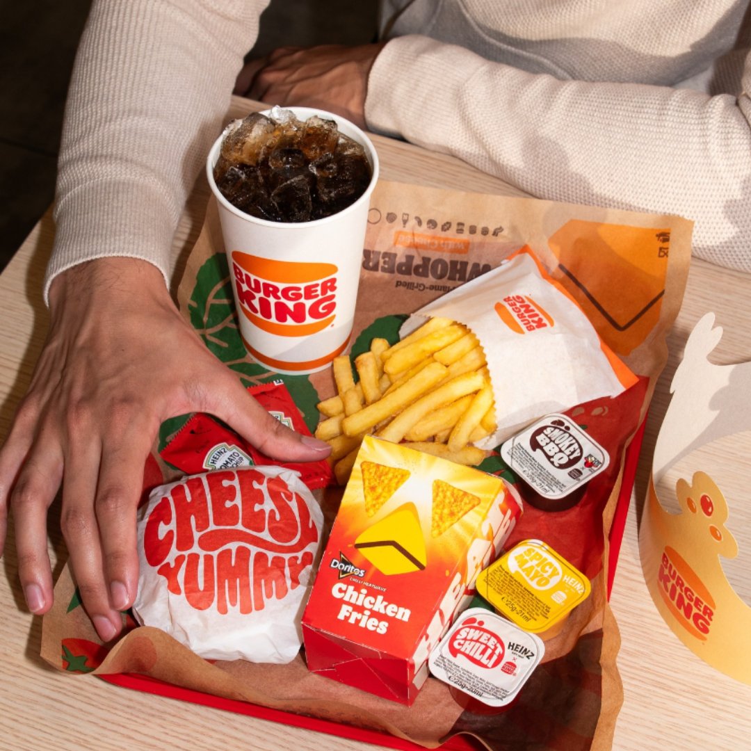TheCoreLeeds's tweet image. The Doritos King Box is available at just £5.99! 

Choose between a Classic or BBQ Double Melt, accompanied by five mouthwatering Doritos Chilli Heatwave Chicken Fries,  with a  serving of fries and a refreshing drink. 

Don't miss out on this unbeatable deal from Burger king!✨