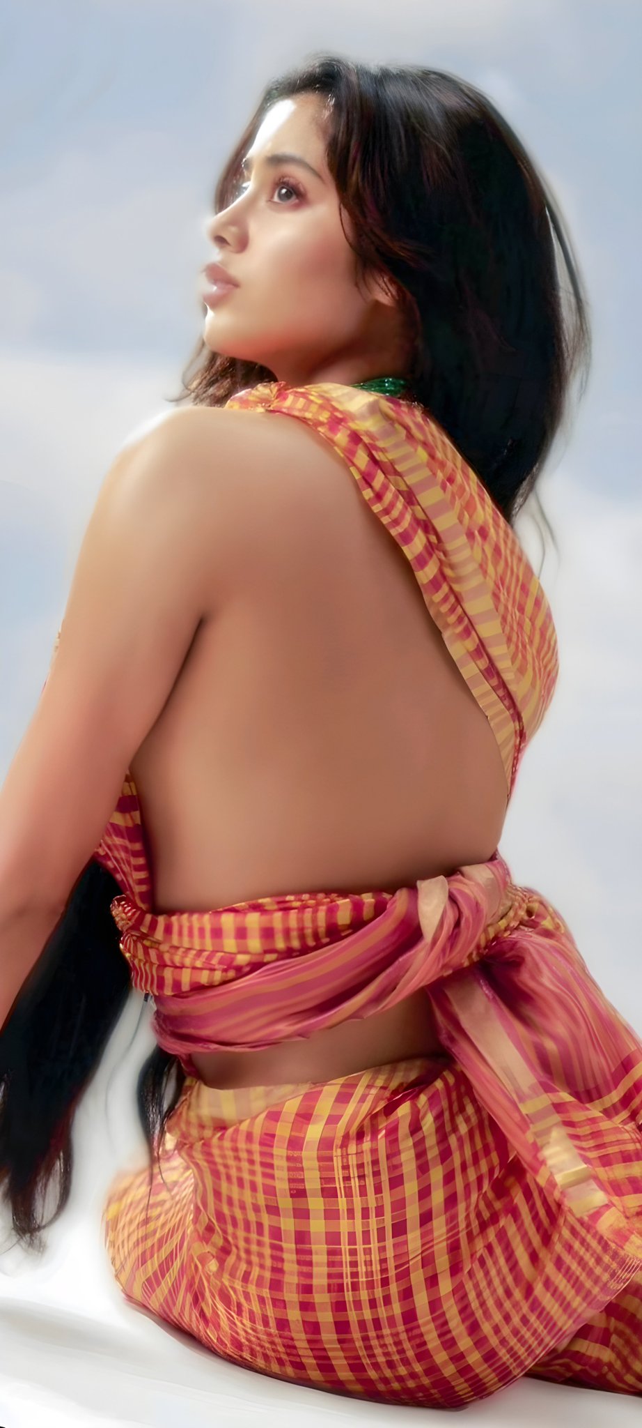 GC6rHDiaIAANjLo?format=jpg&name=large