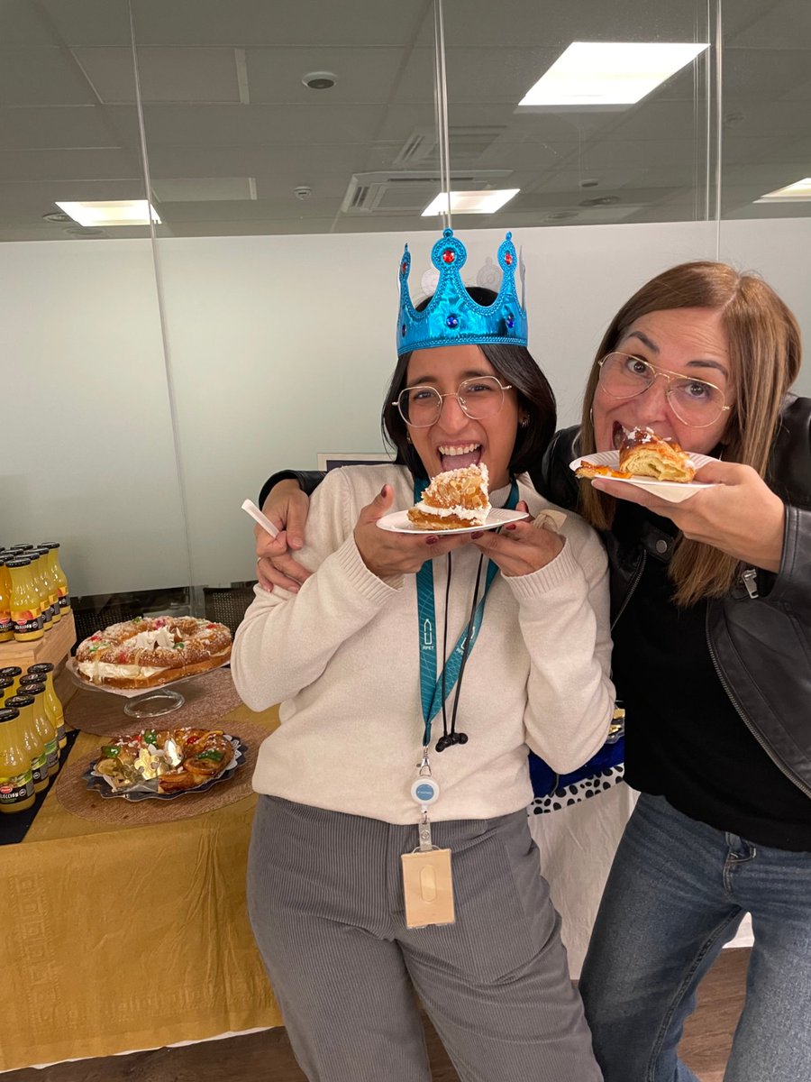 ¡Los Reyes Magos han llegado cargados de sorpresas a nuestras oficinas de Barcelona! 🌟 

En nuestro Day de <a href="/Dell/">Dell</a>, nuestro equipo de ventas se ha deleitado con las mejores tecnologías y ¡unos deliciosos Roscones de Reyes! 🎉

#ReyesMagos #Innovación #DellTechnologies #Equipo