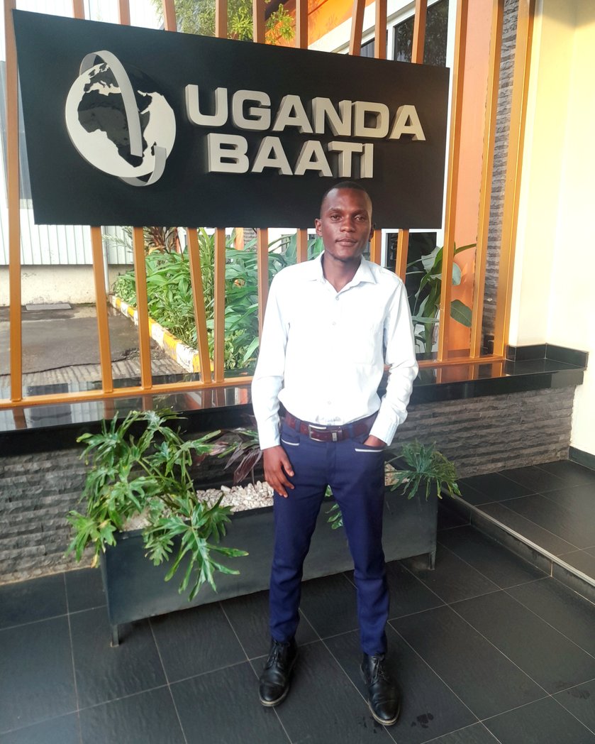 HenrySsuubi's tweet photo. My name is Henry Ssuubi.  I'm an Engineer working with @UgandaBaati, the country’s leading manufacturer and supplier of Superior quality roofing products and customized building solutions.

Kindly share your greatest Life lessons for the new year below this tweet! https://t.co/dfeK25MKds