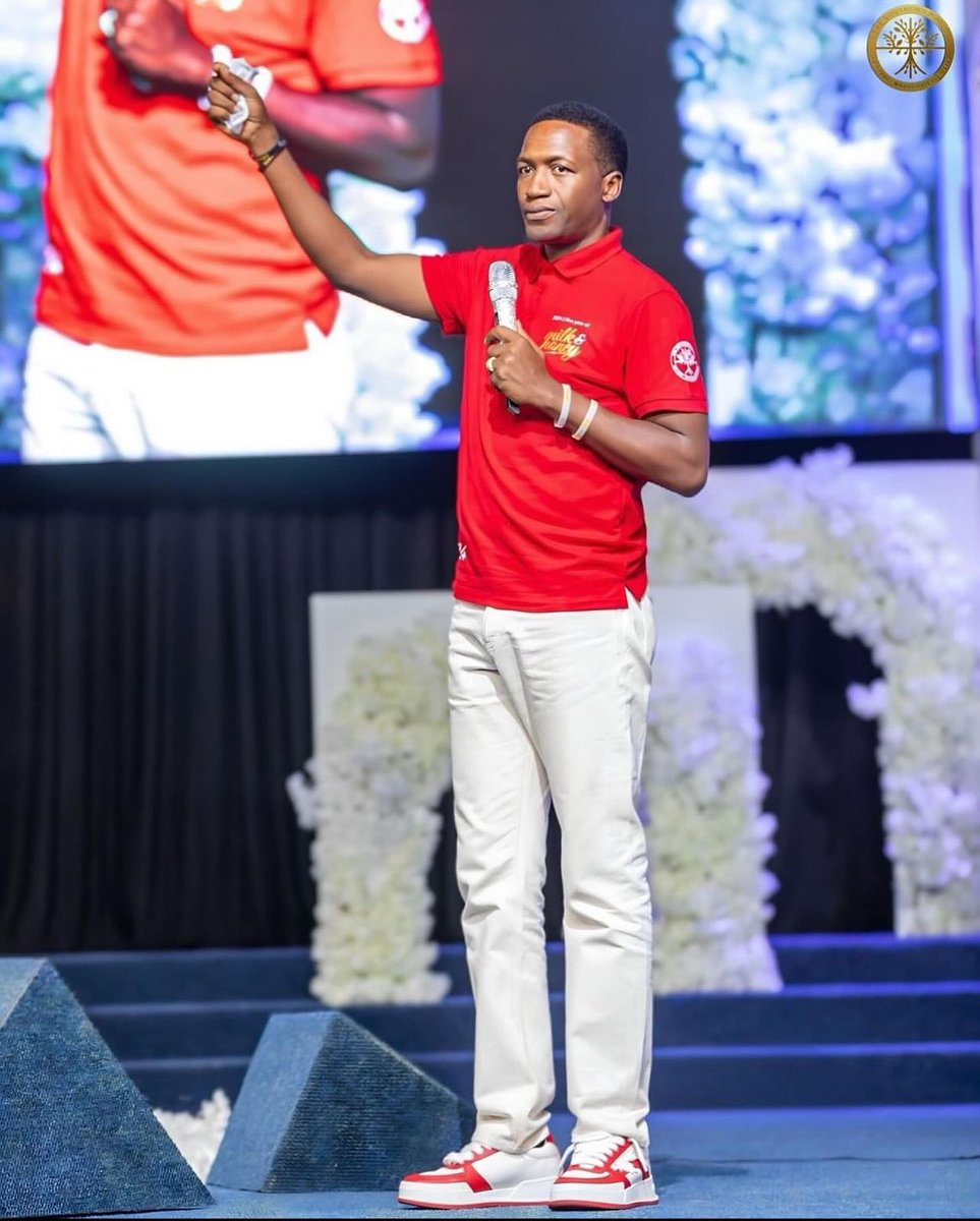 UebertAngel's tweet photo. I STAND TALL today because I KNOW you are going to MAKE IT this year of MILK &amp; HONEY in JESUS’ name https://t.co/a1R581s80H