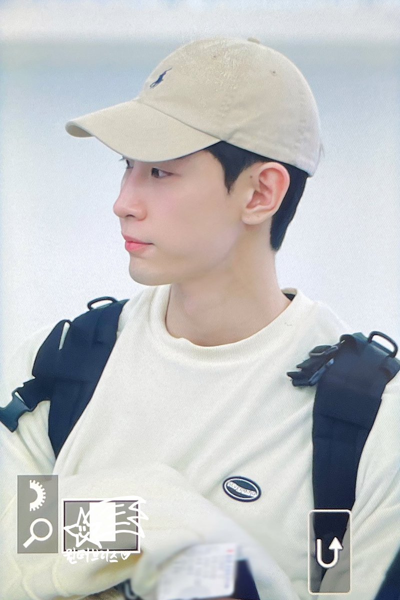 Pr**240103 인천 출국

아프지말자~~

#VAV #Lou #로우 #김호성 #호성 #2m
#브이에이브이