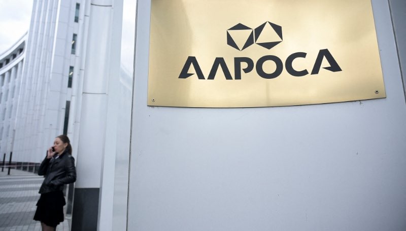 KyivPost's tweet image. The EU has added the largest Russian diamond mining company, #ALROSA, as well as its CEO, Pavel Marinychev, to the sanctions list, Reuters reported.

&quot;ALROSA&quot; produces 95% of diamonds in Russia and 27% of all diamonds in the world.

📷: AFP