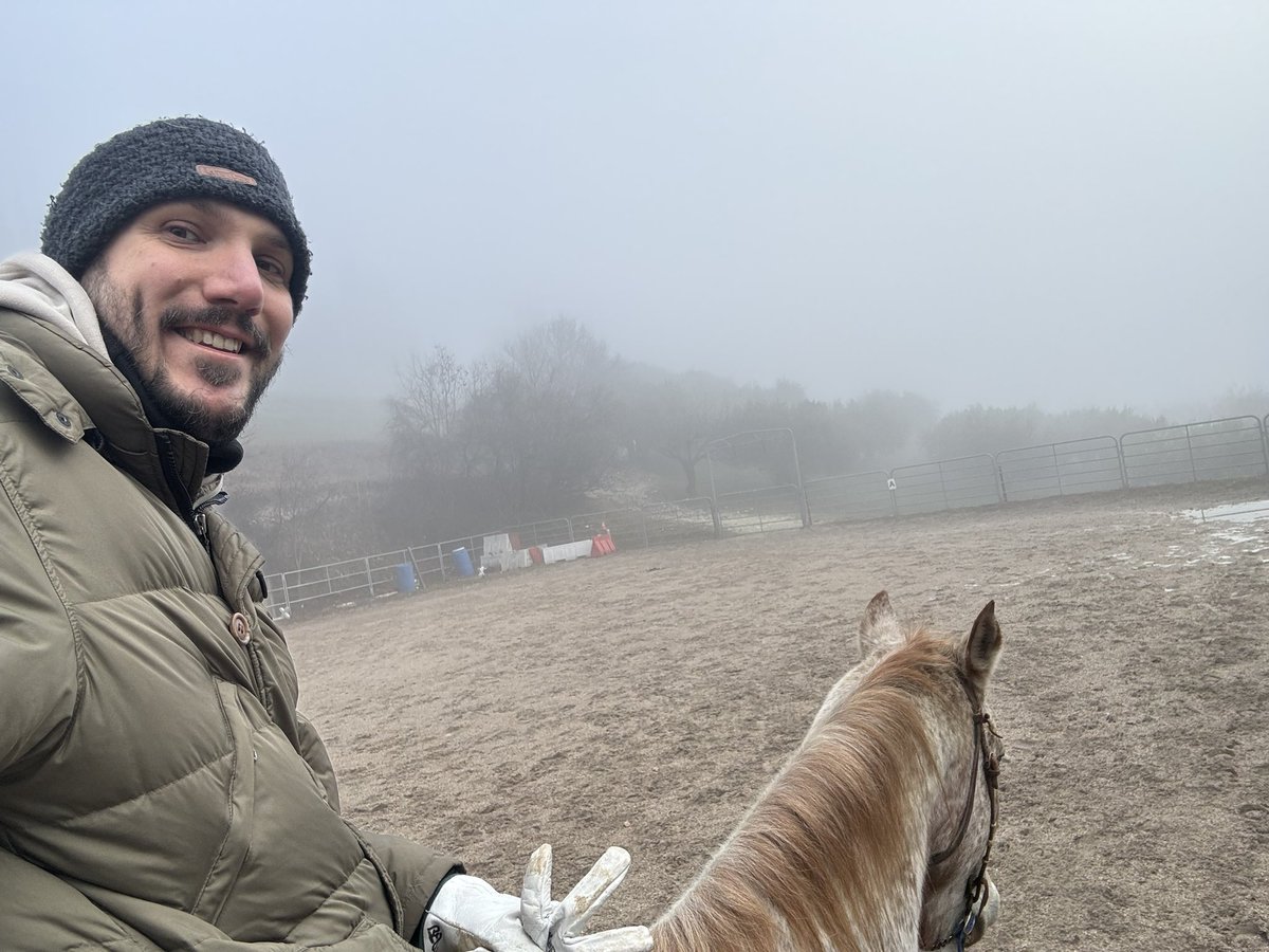andreabeduschi's tweet photo. Oggi è l'inizio di un percorso nuovo, di un nuovo inizio con Basalovo trekking e la prima lezione con Carlo Franck

#horse #westerriding #westernlifestyle https://t.co/i3W5sDH4Ad