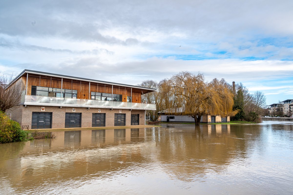 River Cam running fast and high in Cambridge this morning.....@ChrisPage90 @WeatherAisling