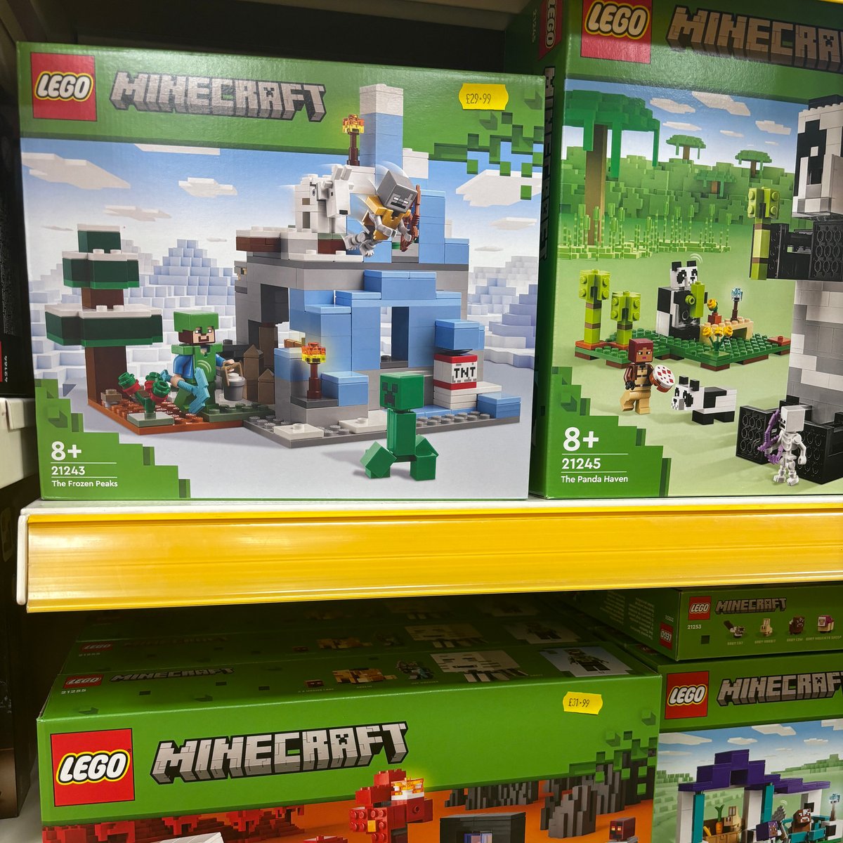 BelfryShopping's tweet photo. Minecraft Lego has arrived at Toy Barnhaus in Redhill 🎮

#ToyBarnhaus #MinecraftLego #Lego #Minecraft https://t.co/BnrPLFDeMX
