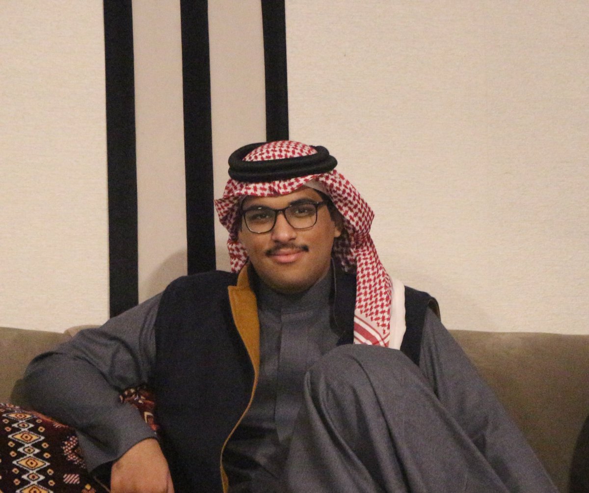 ليلة لا تنسى ! 

سعدنا بهذه السهرة احتفاءً بآخر اختبار فالجامعة قبل التخرج ، واستمتعنا بحديثك و النقاش معك خارج إطار الجامعة ✨🤍.

كل الشكر للأستاذ. محمد السعدي <a href="/Mohammd_AlSaadi/">Mohammed Al Saadi</a> 
على هذه المبادرة 🙏🤍